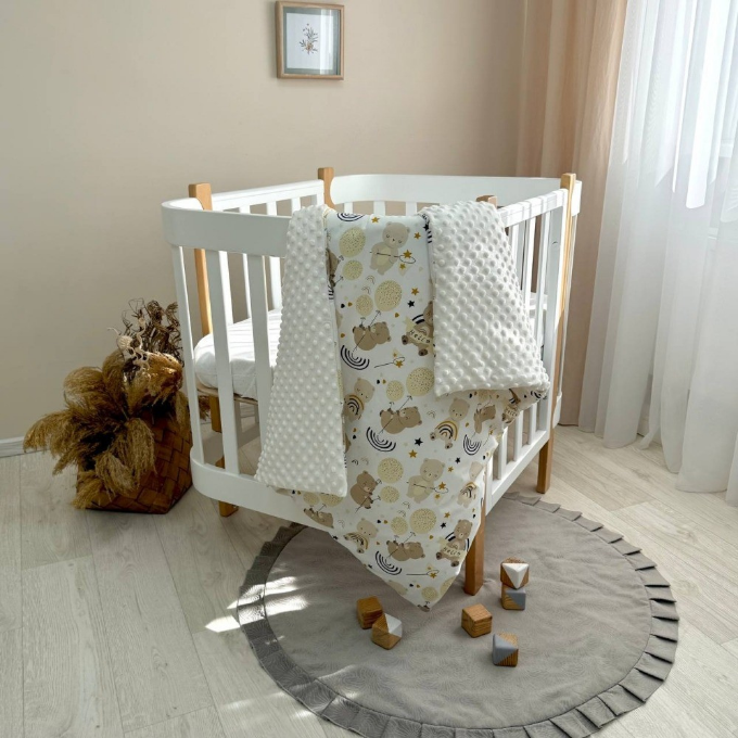 Paturica bebe Ursulet de plus din bumbac si tesatura minky cu pilota